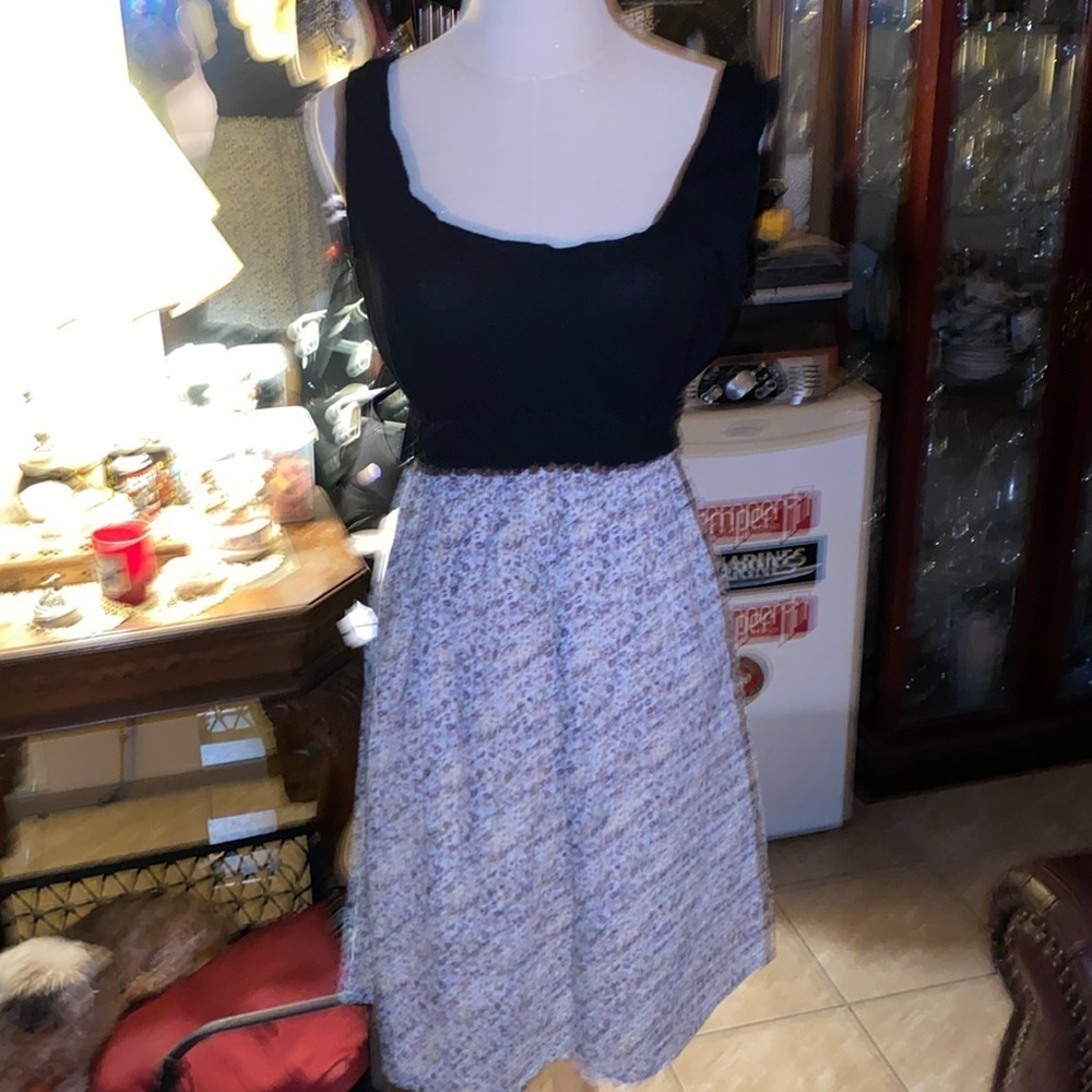 Modismo Medium dress black top with flowers and leafs on skirt